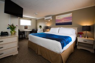 King Bedroom at Footbridge Motel in Ogunquit, Maine