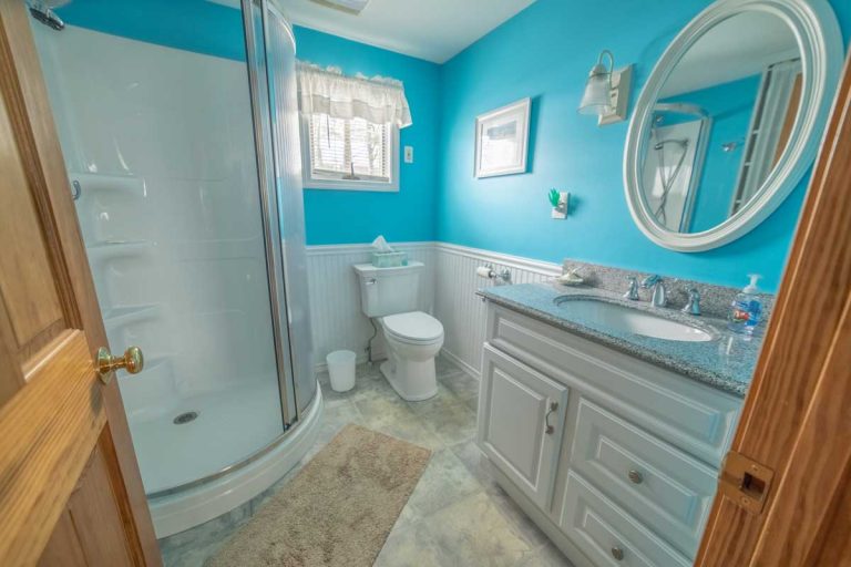 OGT-Beach-House-Interior-Upstairs-Bathroom