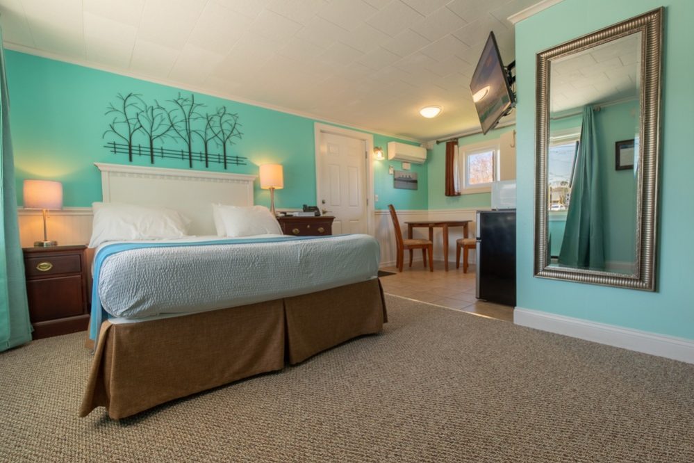Footbridge Motel Room 01 | Bedroom